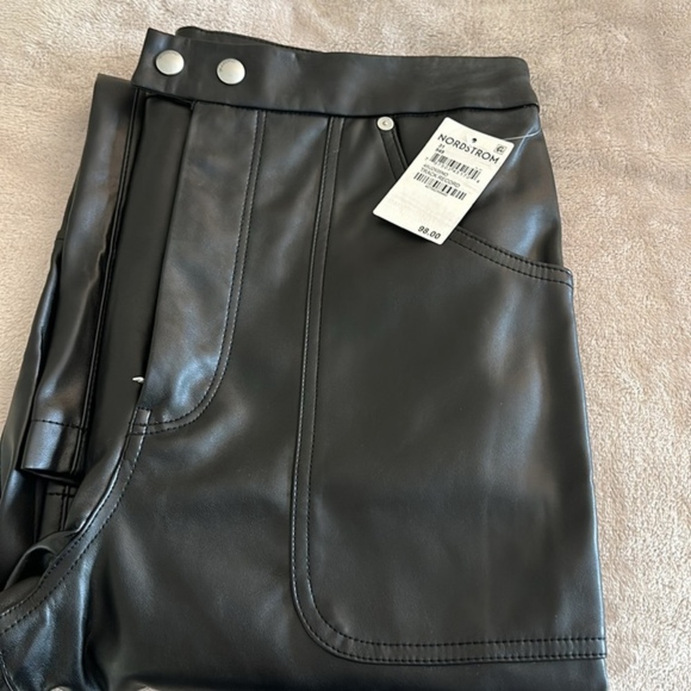 BLANK NYC Vegan Leather Pants - (31) Black BNWT
look & feel like real leather